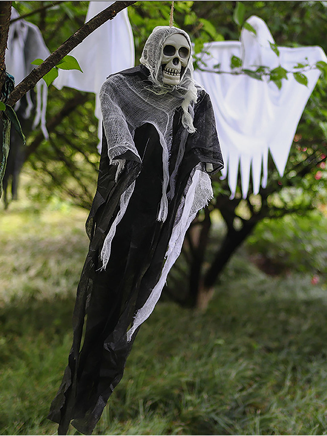 Long Hanging Monochrome Flying Ghost Home/Office/Table Halloween theme party Décor