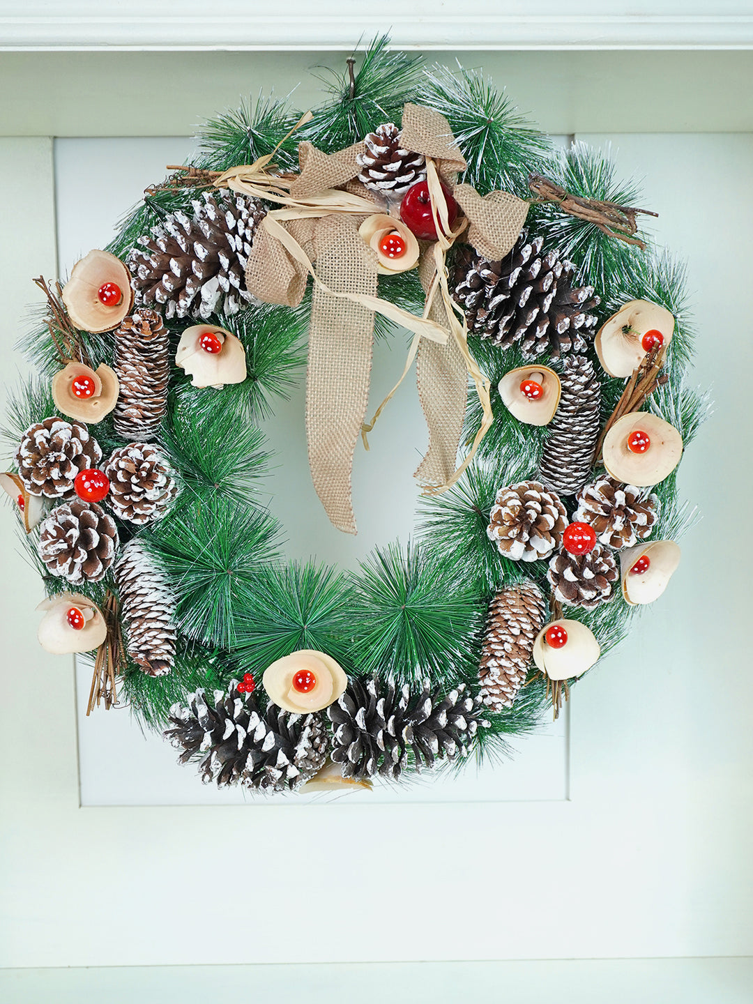 Little Surprise Box Bushy Frosty Christmas wreath & Christmas Décor