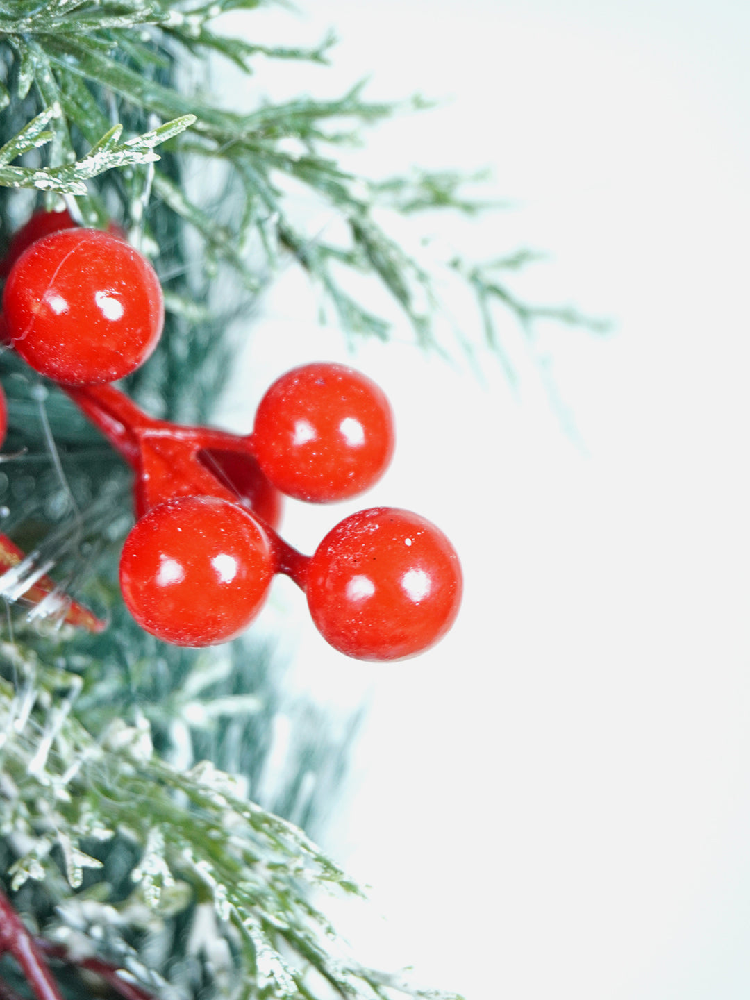 Little Surprise Box Bushy Frosty Christmas wreath & Christmas Décor