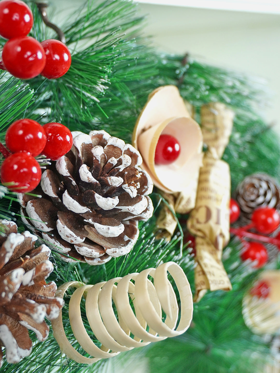 Little Surprise Box Artificial Christmas wreath for Door Wall & Christmas Décor