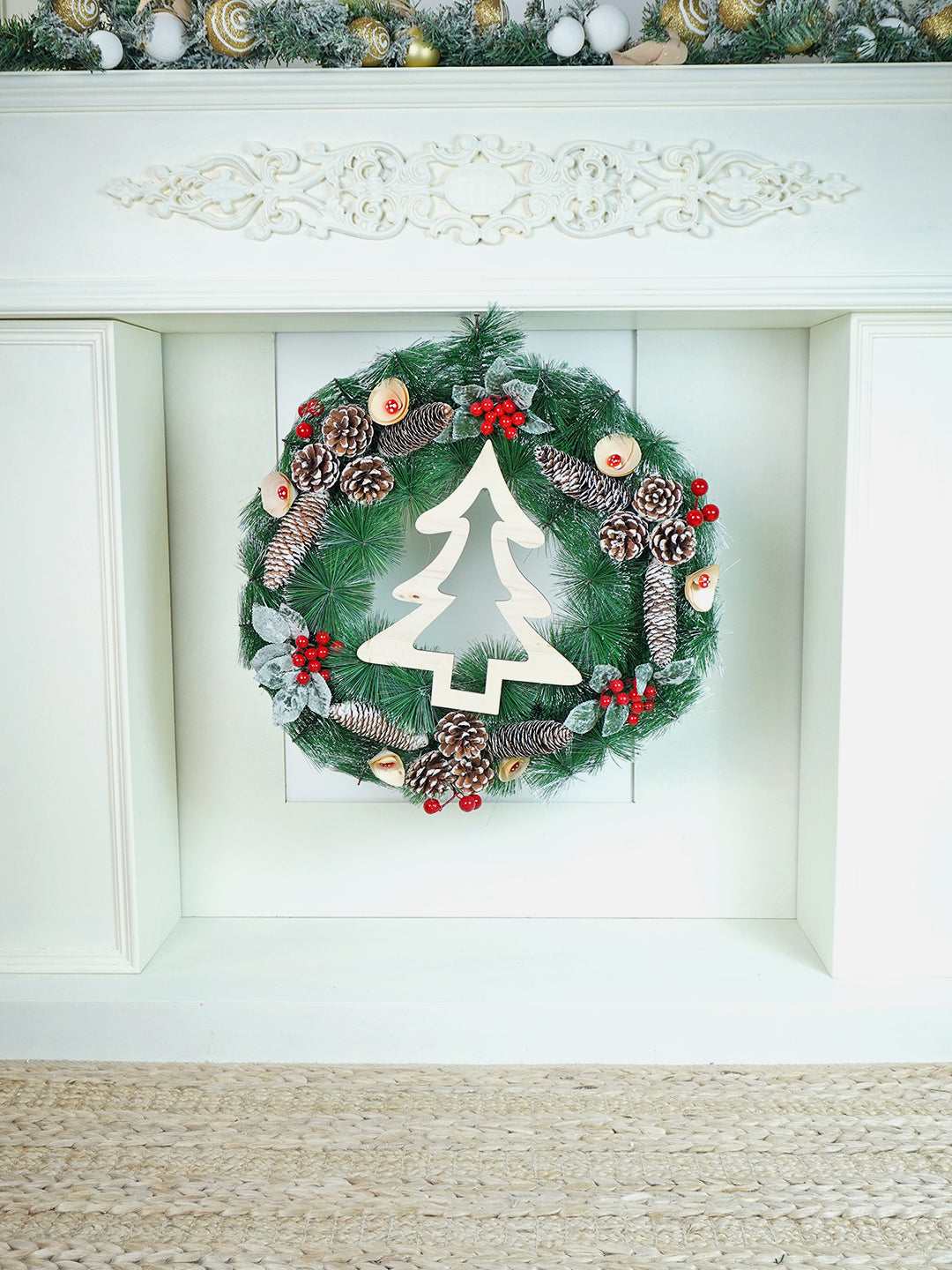 Little Surprise Box Bushy Frosty Christmas wreath & Christmas Décor