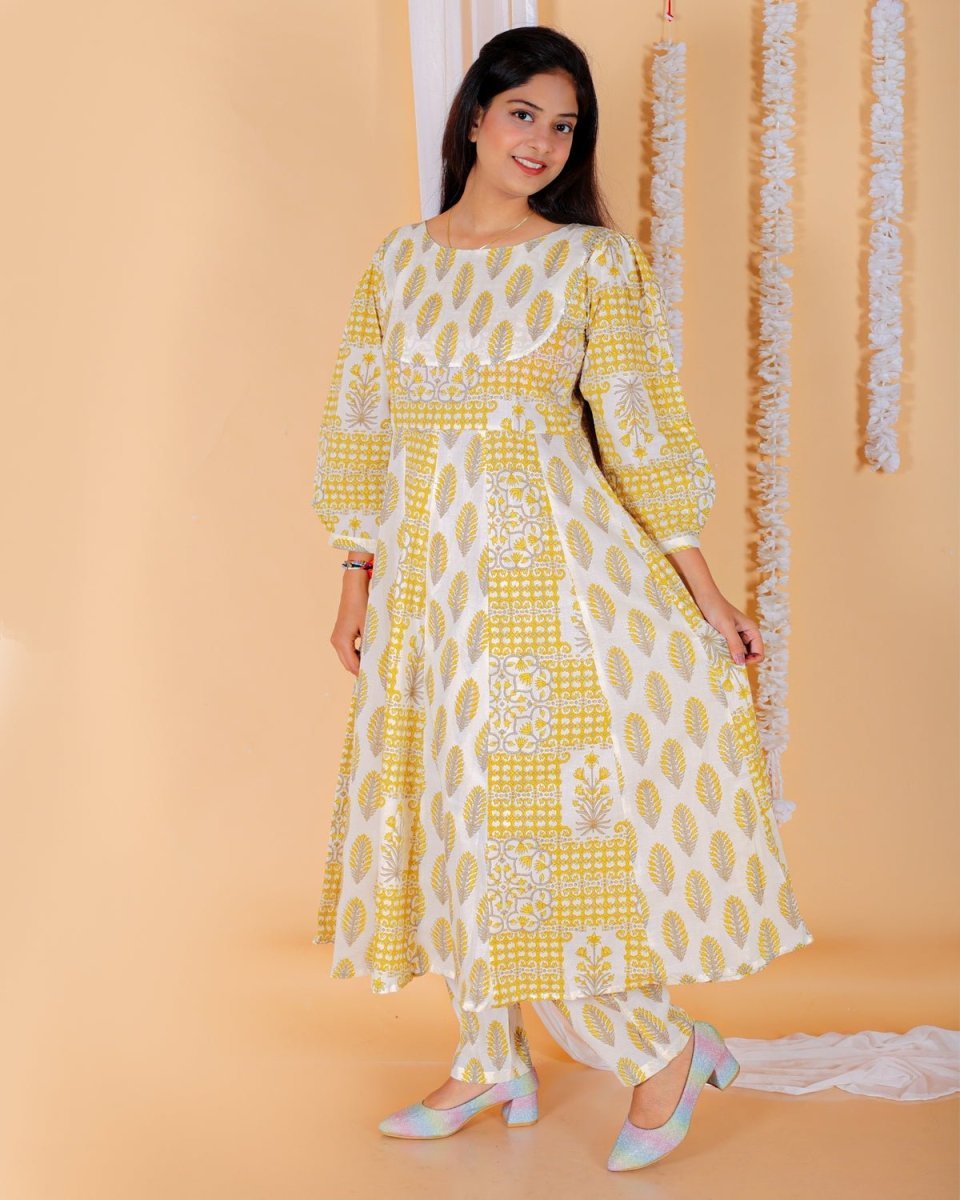 Madhupeela Floral Print Womens Panelled Anarkali Kurta Set - TWNWN-SC-MDP-M