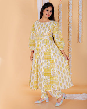 Madhupeela Floral Print Womens Panelled Anarkali Kurta Set - TWNWN-SC-MDP-M