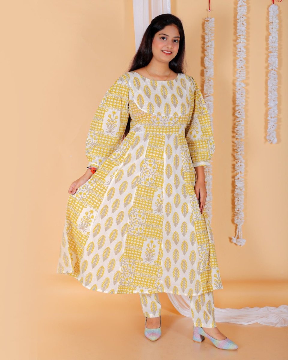 Madhupeela Floral Print Womens Panelled Anarkali Kurta Set - TWNWN-SC-MDP-M