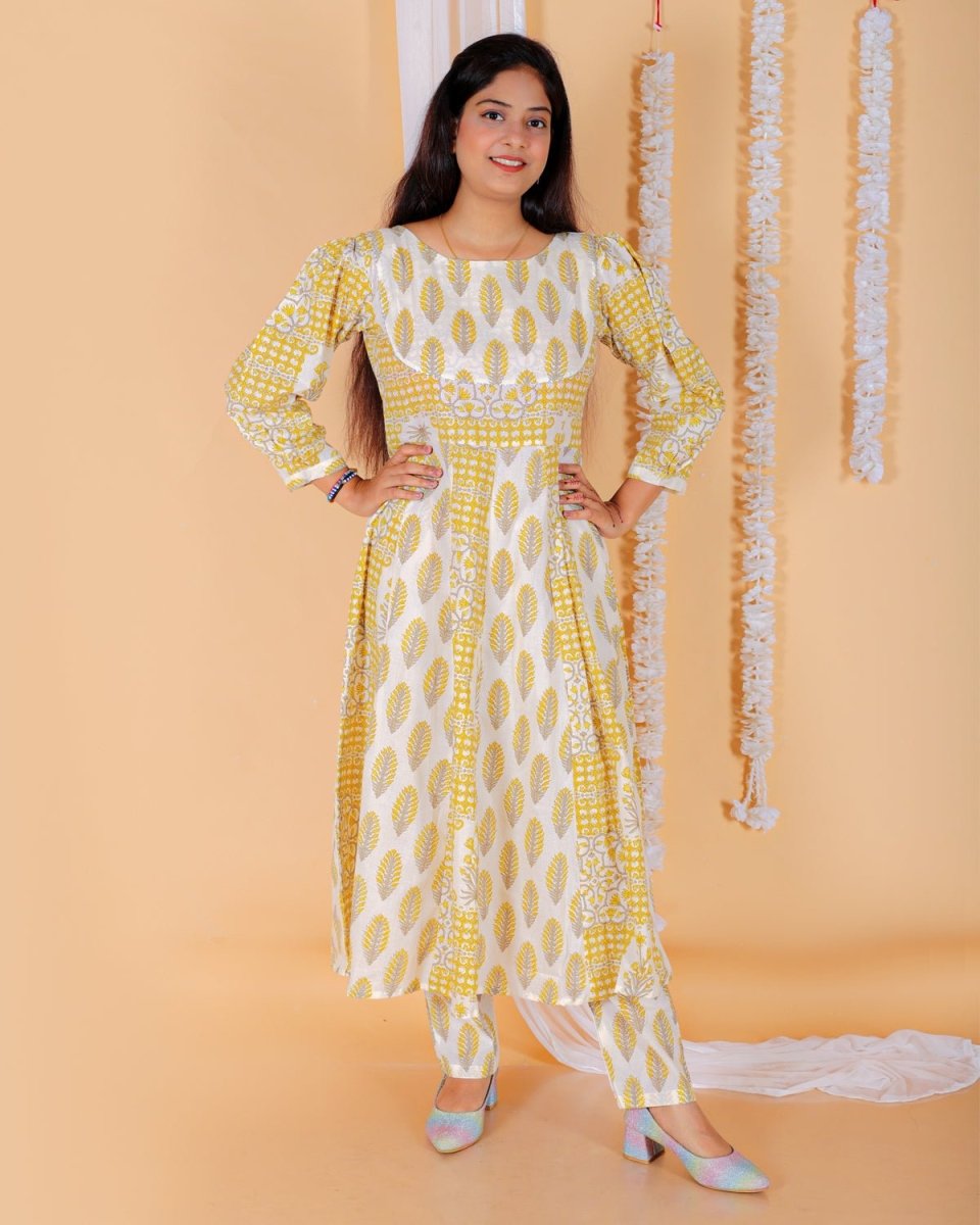 Madhupeela Floral Print Womens Panelled Anarkali Kurta Set - TWNWN-SC-MDP-M