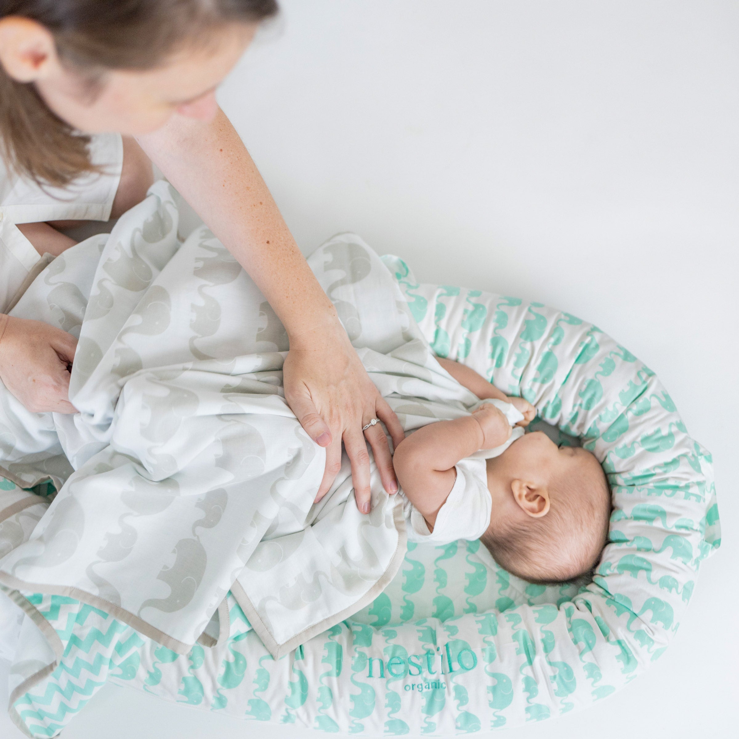 Masilo Organic Nestilo – Elephant Parade - Baby Nest