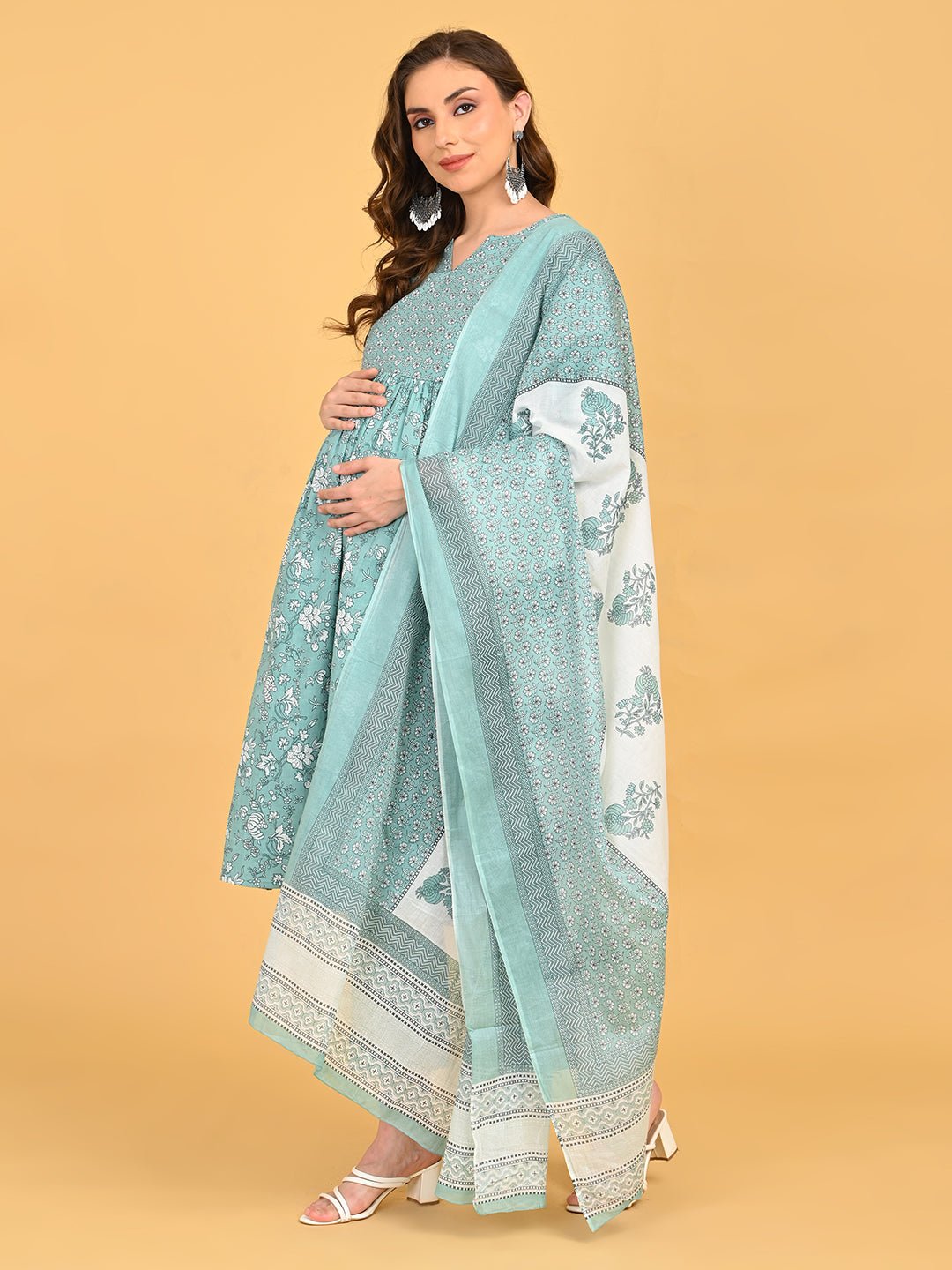 MintSaheli Maternity and Nursing Kurta Set With Dupatta styled with coordinated mint dupatta and floral printed kurta.