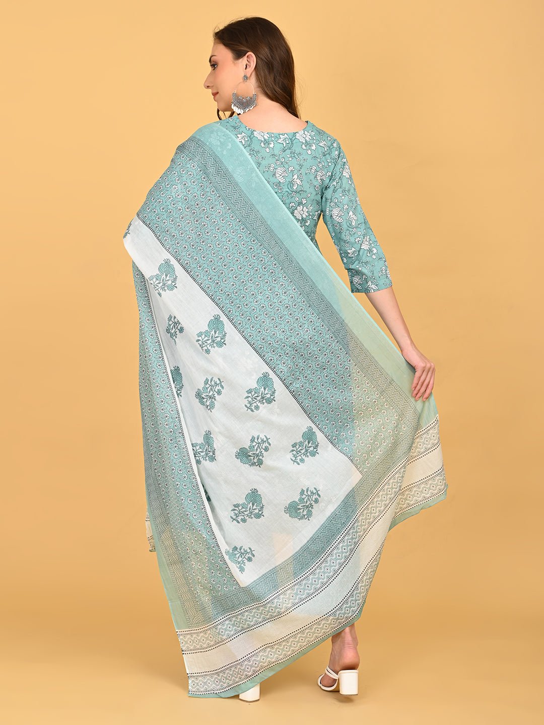 Back view of MintSaheli Maternity and Nursing Kurta Set With Dupatta showcasing printed dupatta with detailed border.