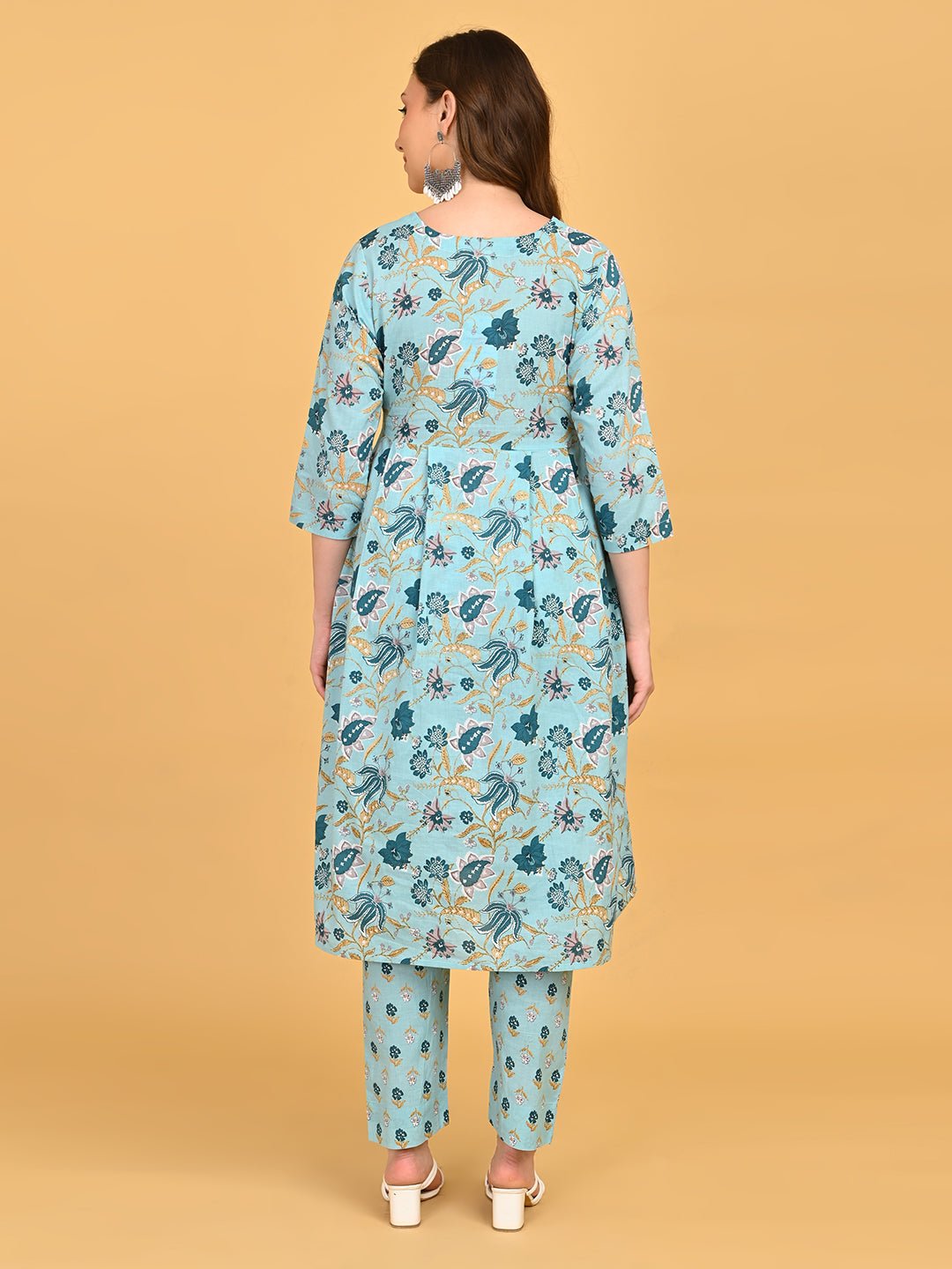 Back view of blue maternity kurta set
