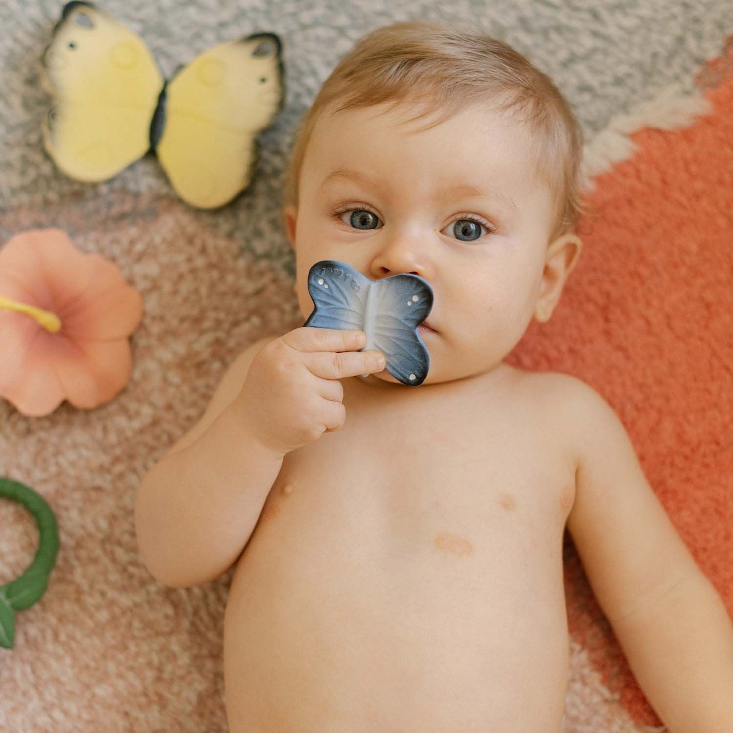 Oli & Carol Blues The Butterfly Chewy Teether - L_CHEWY_BUT_BLUE