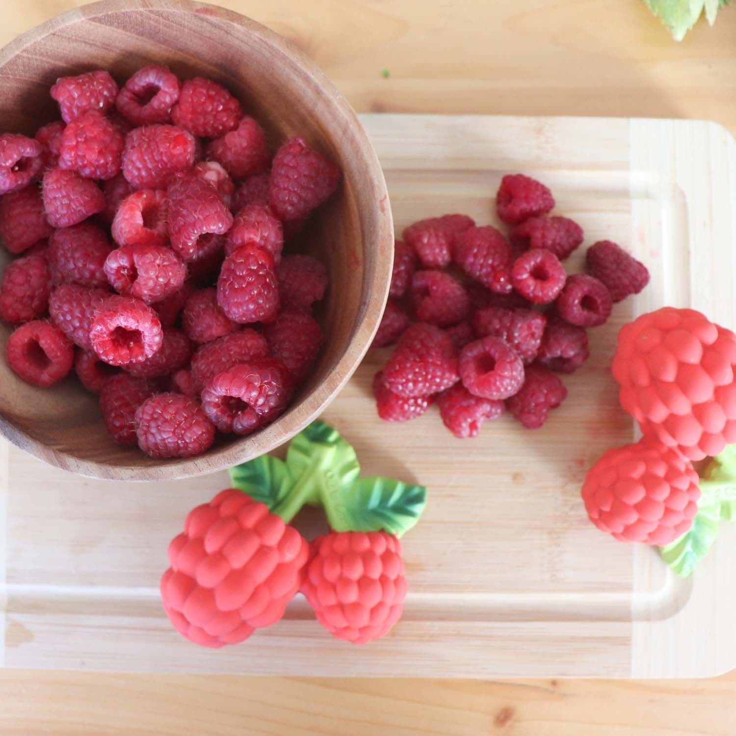 Oli & Carol Valery The Raspberry Natural Rubber Teether - L_RASPBERRY
