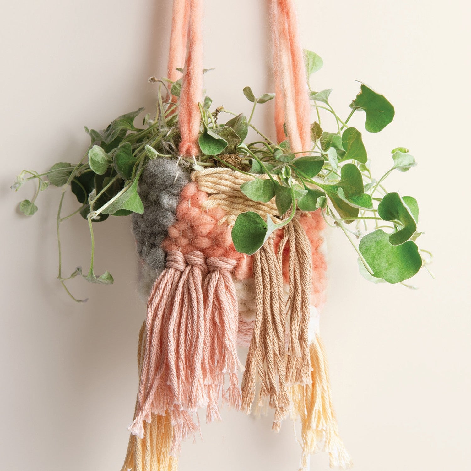 Parragon Publishing Craft Maker Lush Weaving Kit for 6+ Years kids - Art & Craft