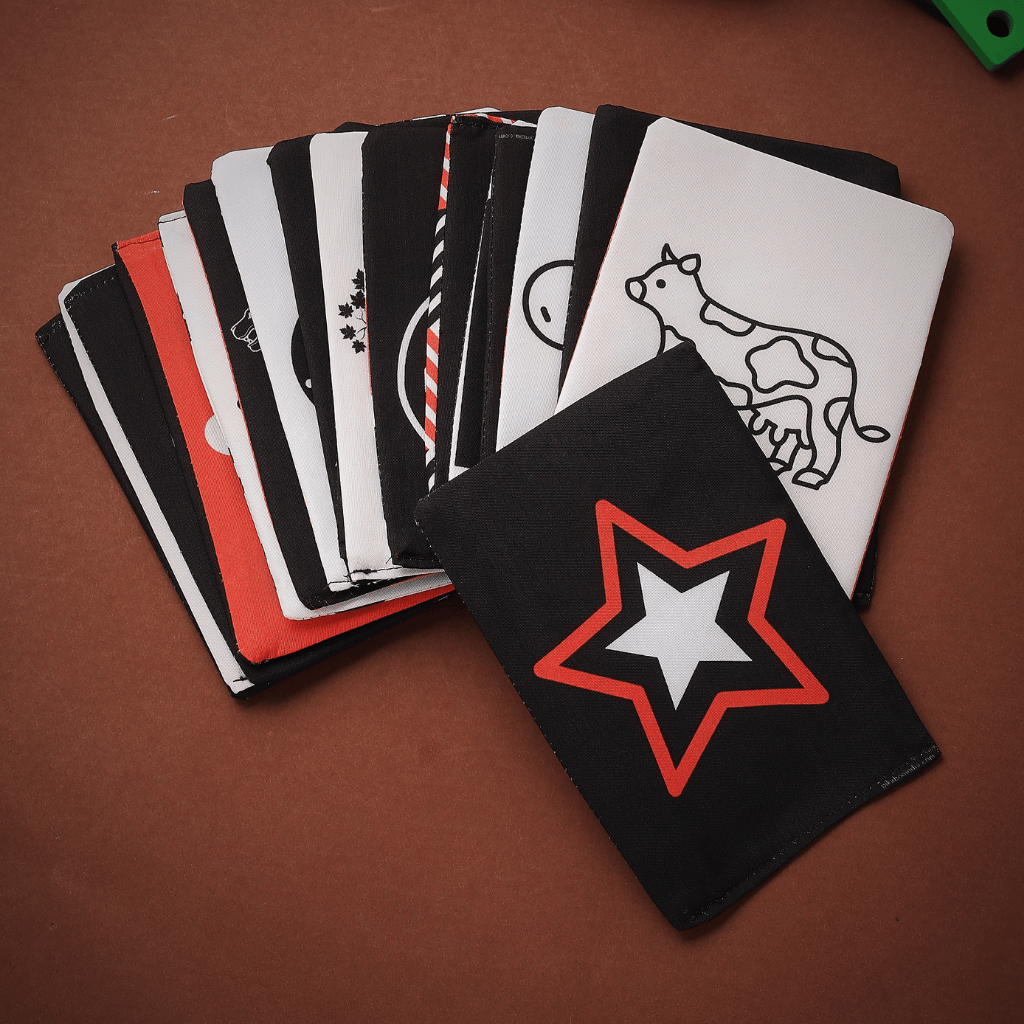 Pik A Boo Black & White Cloth Flash Cards – Early Learning & Brain Boosting - pab016034