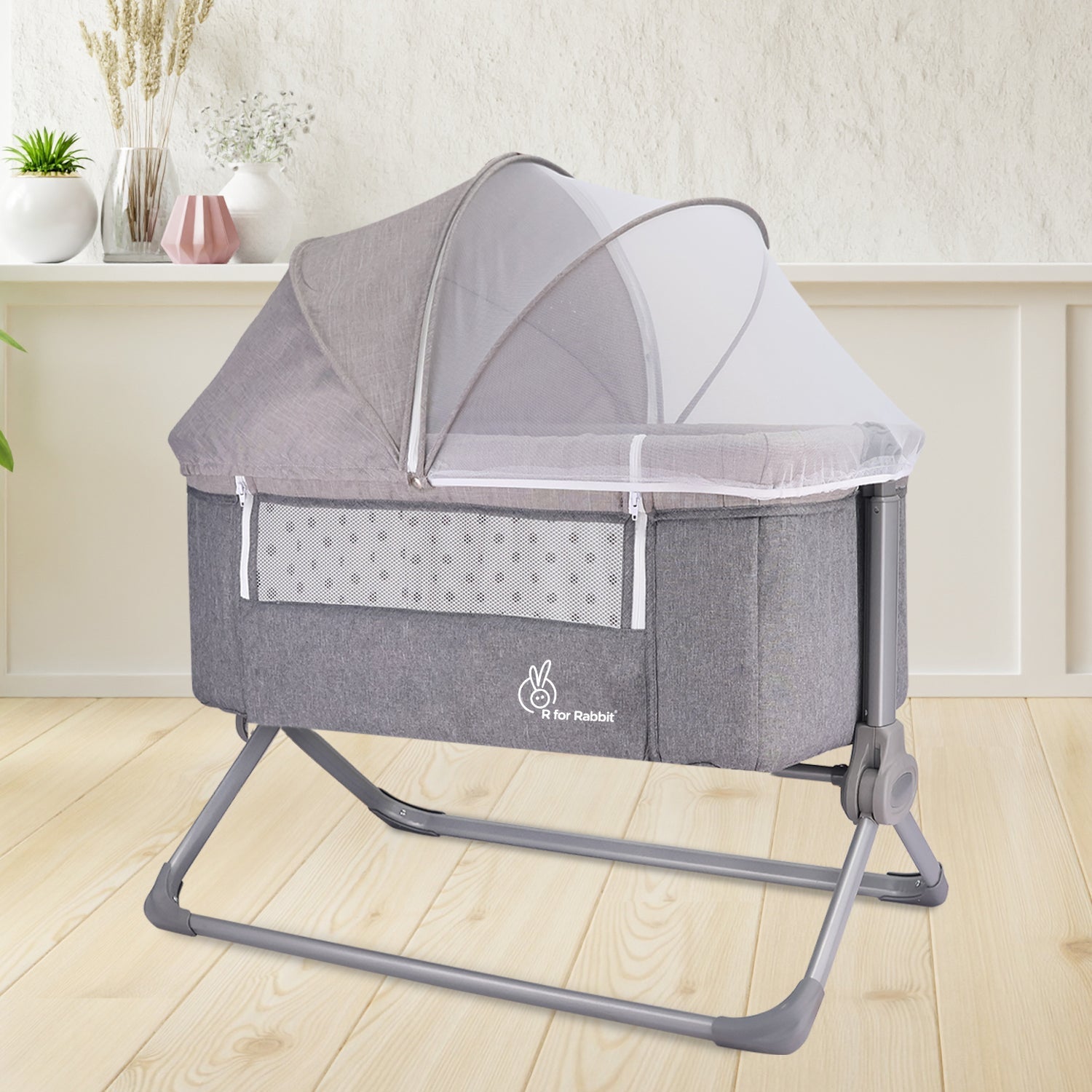 R for Rabbit Hop A Little Baby Cot - CTHLBE03
