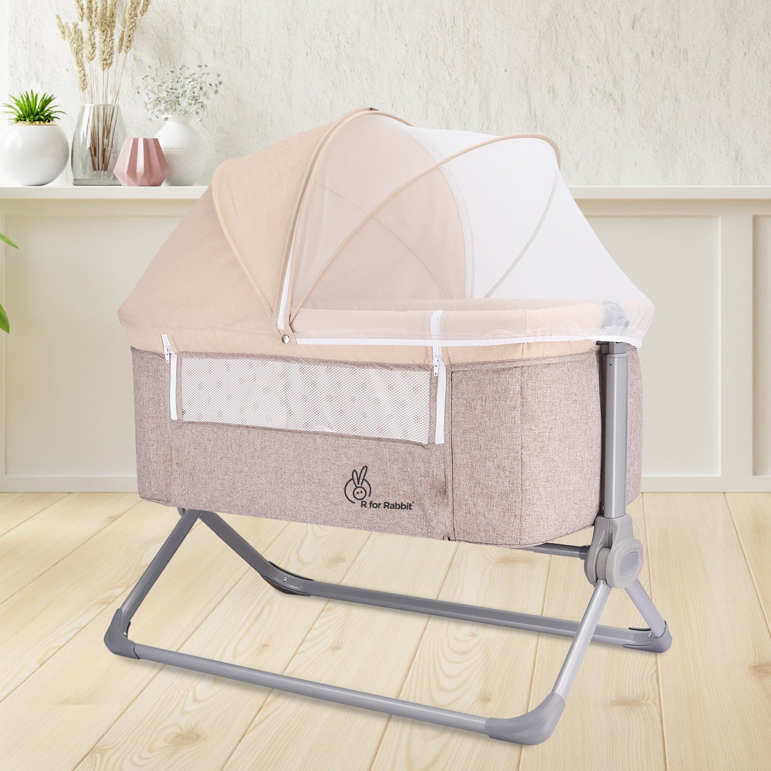 R for Rabbit Hop A Little Baby Cot - CTHLBE03