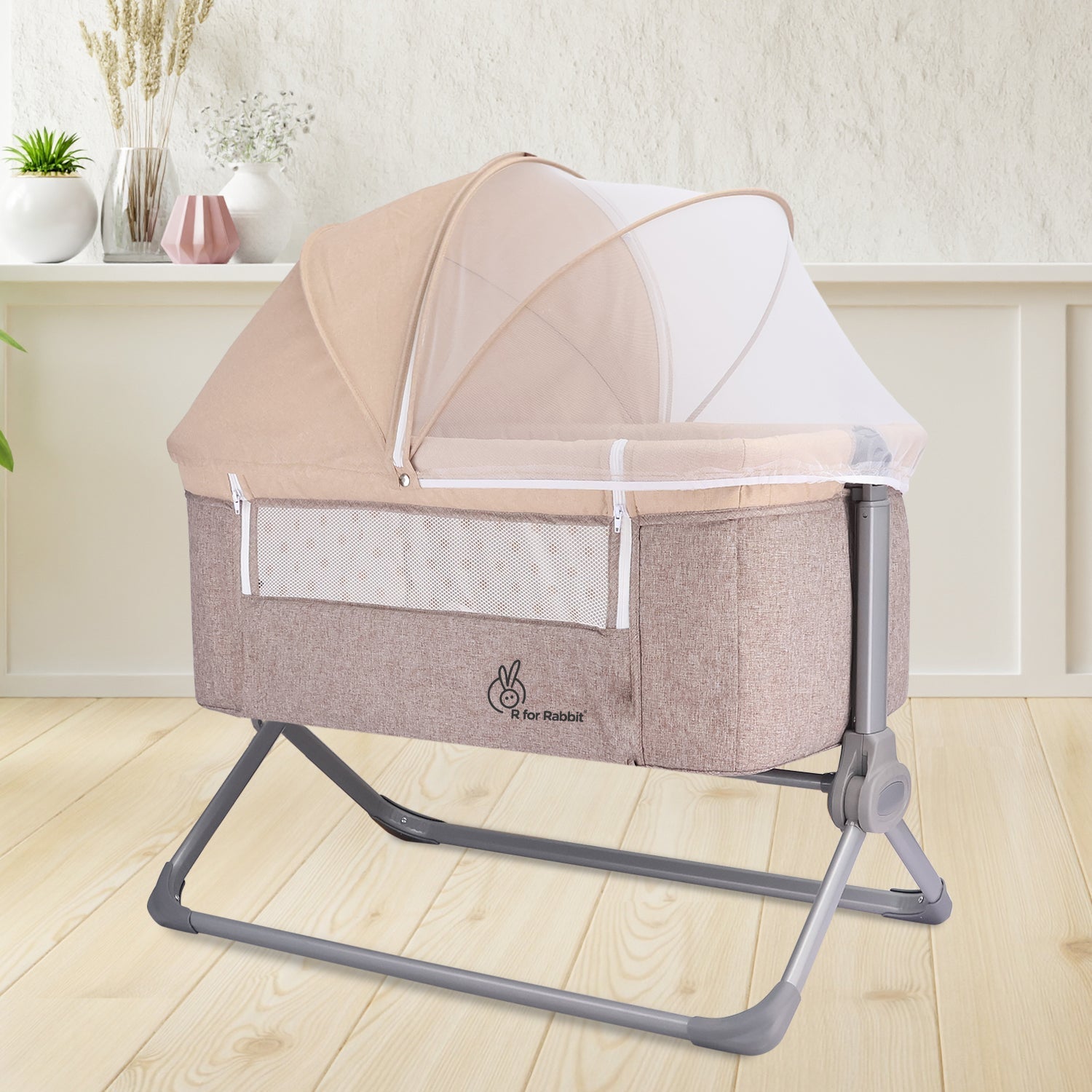 R for Rabbit Hop A Little Baby Cot - CTHLBE03