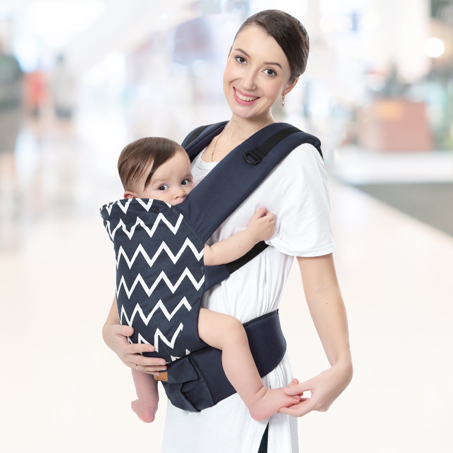  R for Rabbit Hug Me Ergo baby carrier - BCHMEBK3