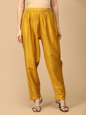 close up of trousers of Model wearing rang e kesar Silk maternity and nursing kurti set from the mom store