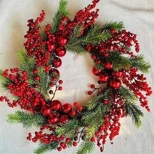 Red Berries & Balls Artifical Wreath for Wall,Door and Tree Décor - Little Surprise BoxRed Berries & Balls Artifical Wreath for Wall,Door and Tree Décor
