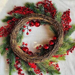 Red Berries & Balls Artifical Wreath for Wall,Door and Tree Décor - Little Surprise BoxRed Berries & Balls Artifical Wreath for Wall,Door and Tree Décor
