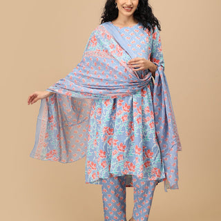 Blue floral Saanjh Phool maternity and nursing kurta set with dupatta – model showing full lightweight printed dupatta.