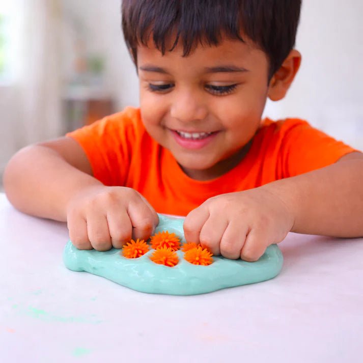 Scoobies Mons Temptastic Slime: Color - Changing Slime Play with wall sticking Crawlers Safe, Non - Toxic Sensory Play Toy for kids Age 3+ - Sensory Toys