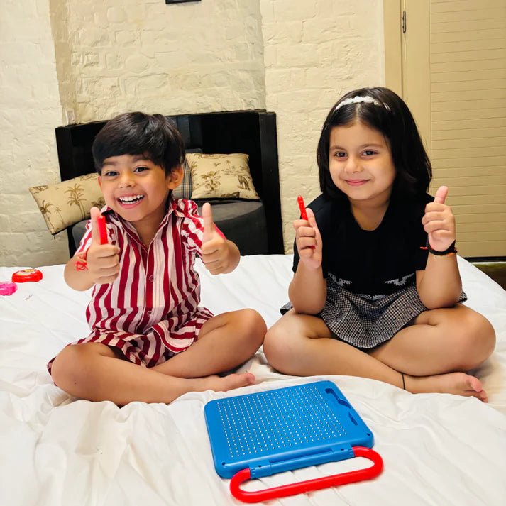 Scoobies Scoo Fun 2 - in - 1 Board Magical Slate and Magnetic Board Writing - Magnetic Toys