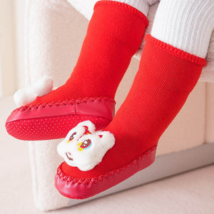 Shiny Red Ruffled Lucky Dragon Christmas themed Booties/Socks for Christmas Party, 0-12 months - Little Surprise BoxShiny Red Ruffled Lucky Dragon Christmas themed Booties/Socks for Christmas Party, 0-12 months