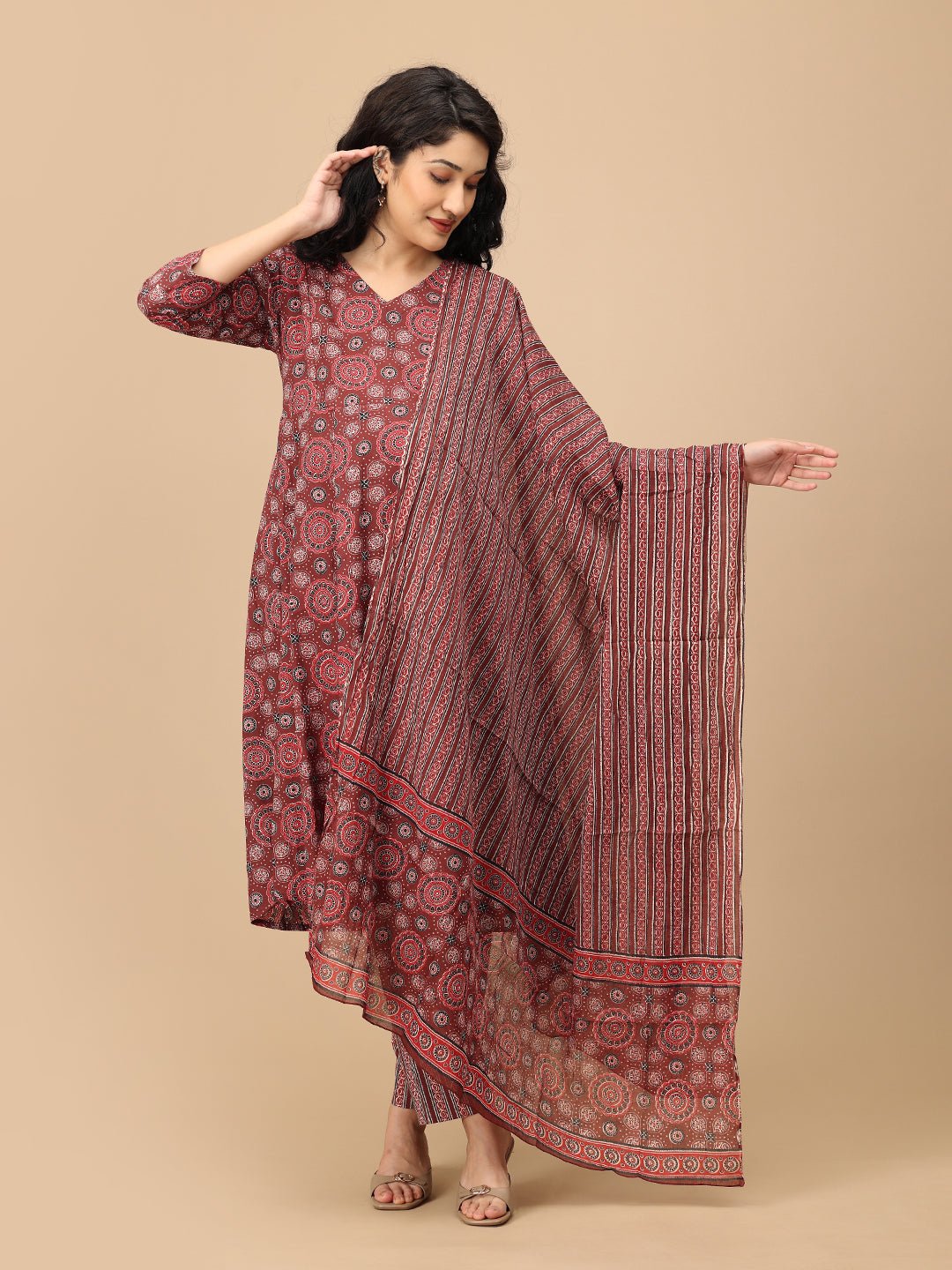 Sienna Bloom maternity and nursing kurta set styled with ethnic printed dupatta – front view.