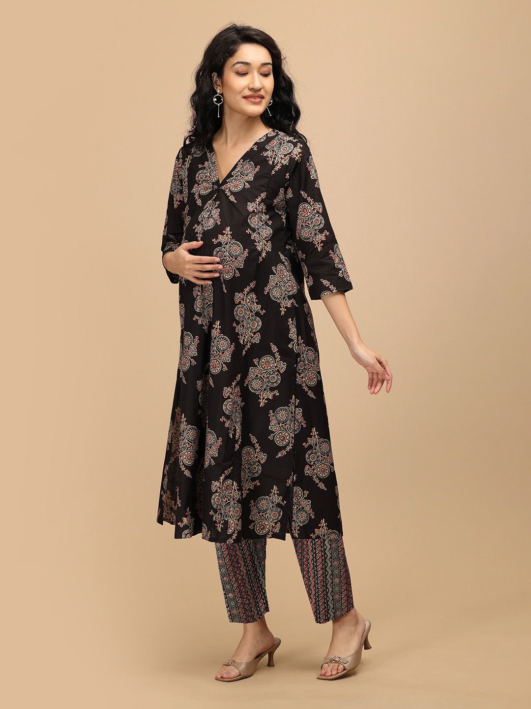 Siyah Maternity Anarkali Kurta and printed pants set with comfortable flared silhouette – side view.