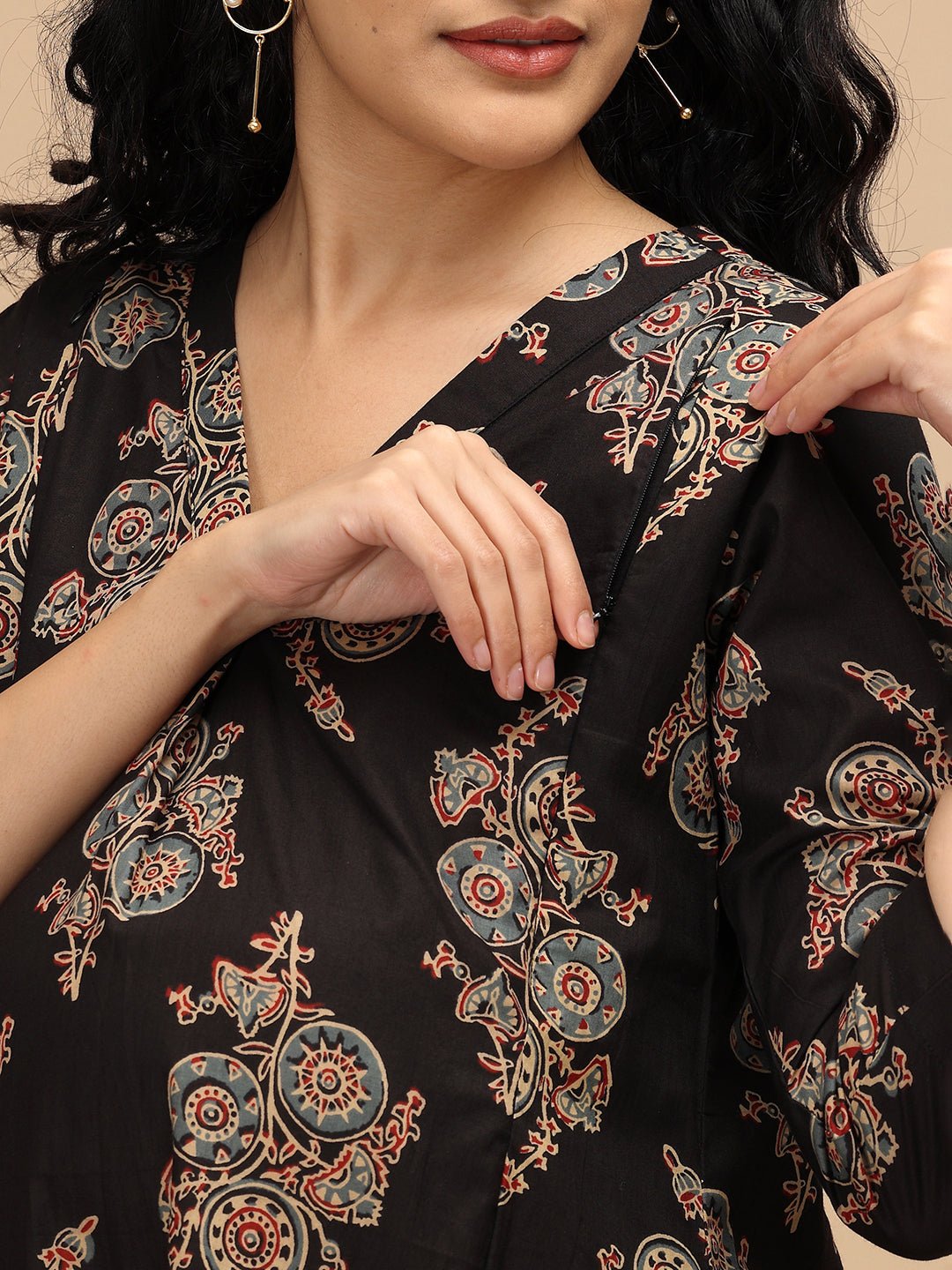 Close-up of nursing zipper on Siyah Maternity and Nursing Anarkali Kurta in black Ajrakh-inspired print