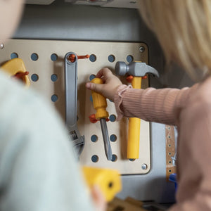 Step2 Deluxe Workshop | Kids Pretend Workshop - Roleplay/Pretend Play