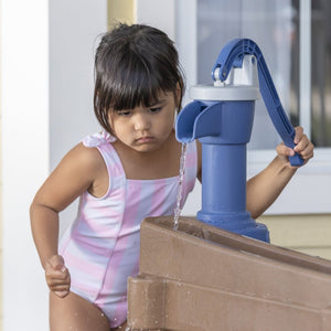Step2 Pump & Splash Discovery Pond | Kids Water Table - Beach & Outdoor Accessories