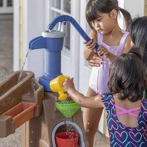 Step2 Pump & Splash Discovery Pond | Kids Water Table - Beach & Outdoor Accessories