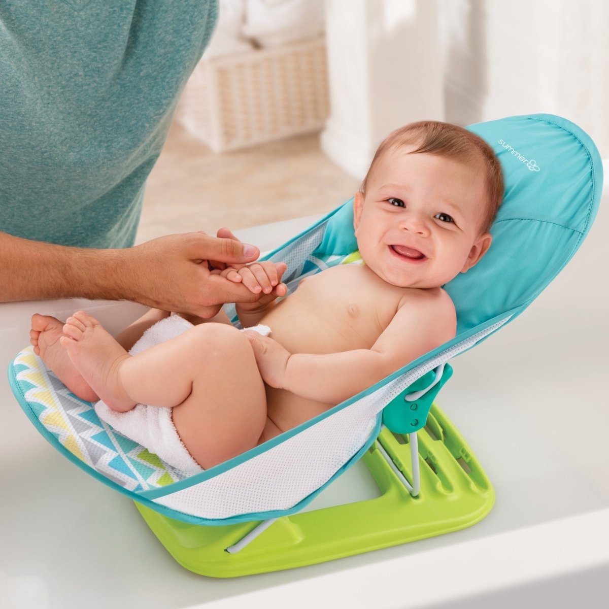 Summer Infant Deluxe Baby Bather - Triangles Stripes - 09580A