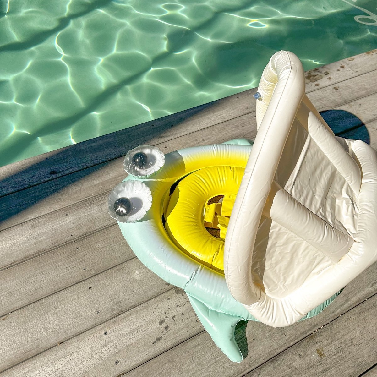 SUNNYLiFE Baby Float Salty the Shark Blue-Lime - S41BFSRK