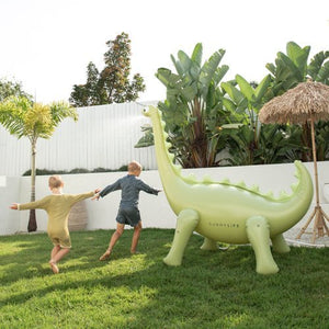 SUNNYLiFE Dino Giant Sprinkler Into the Wild Khaki - S41GISDN