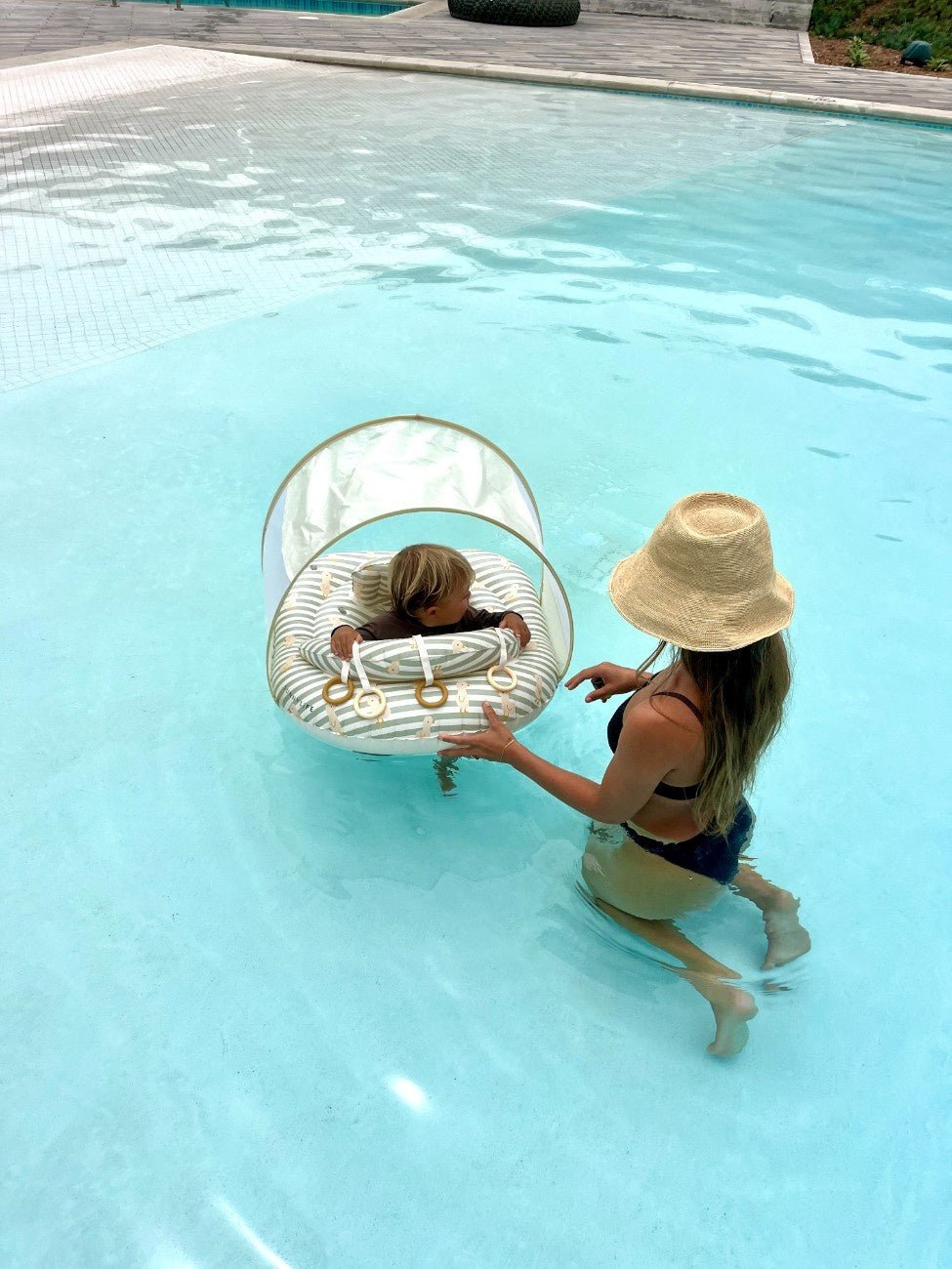 SUNNYLIFE Interactive Baby Float Duck Sage Stripe - S51IBFGR