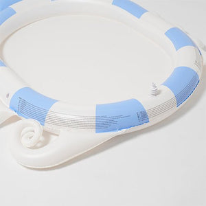 SUNNYLiFE Kids Sprinkler Mat Into the Wild Blue - S41SMWLD