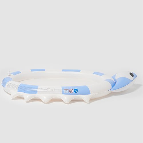 SUNNYLiFE Kids Sprinkler Mat Into the Wild Blue - S41SMWLD