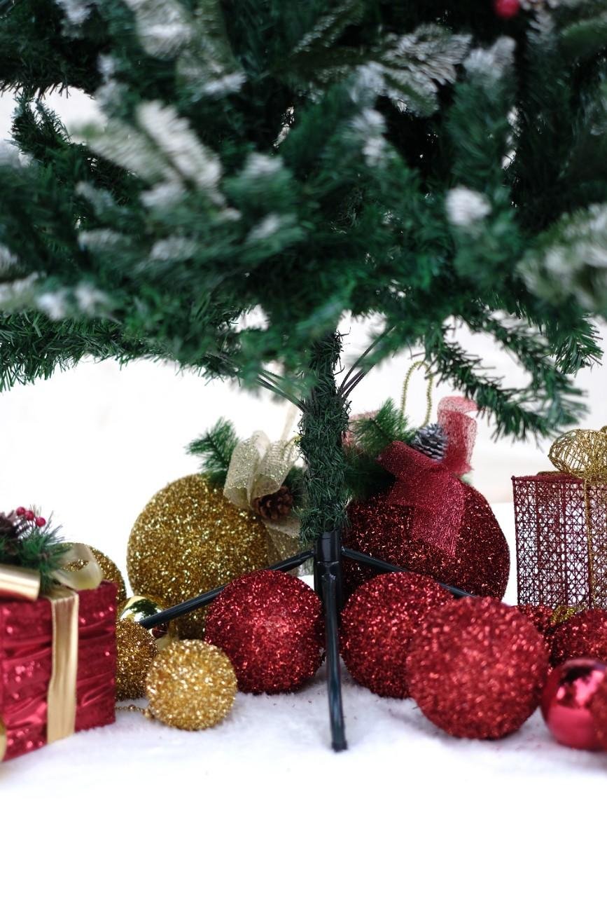 SWEN 4 feet NORTHLIGHT flocked christmas tree pinecones and cherries - Christmas Tree