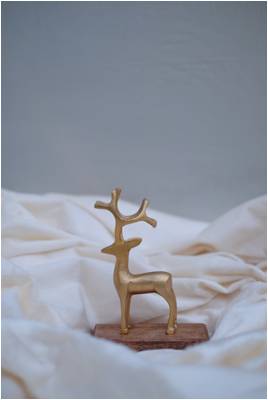 SWEN COMET Metal Table Top Reindeer With Wooden Base - Baby & Kids Furniture