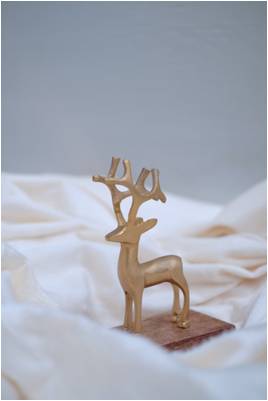 SWEN COMET Metal Table Top Reindeer With Wooden Base - Baby & Kids Furniture