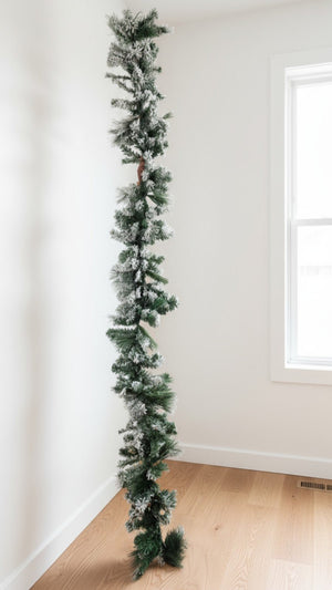 SWEN EVERMERE, the Luxury Flocked Pine Garland - Christmas Decor
