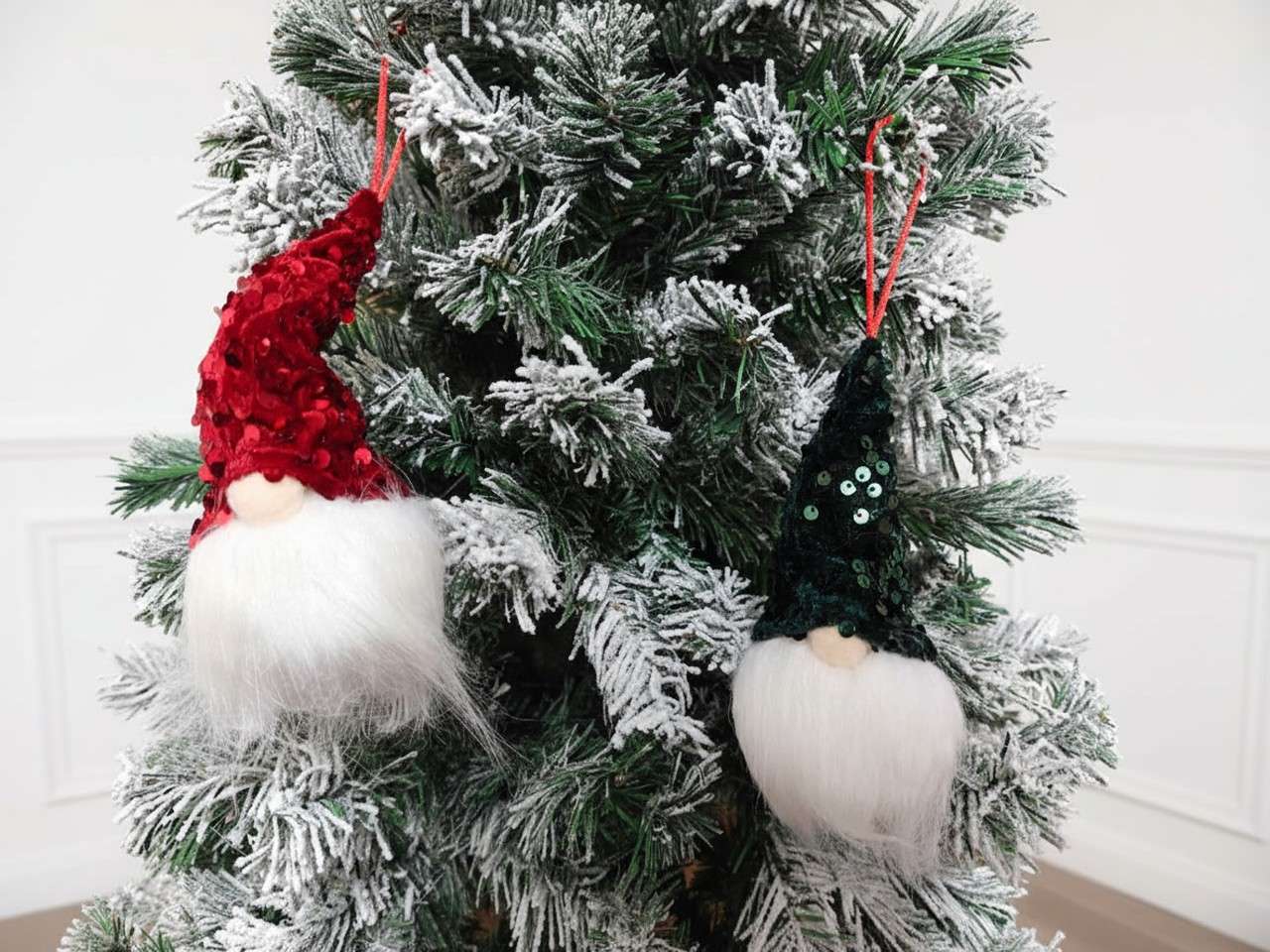 Swen GNOMO, pack of 2 Sparkling Sequin Gnome Figure ornaments - Christmas Decor