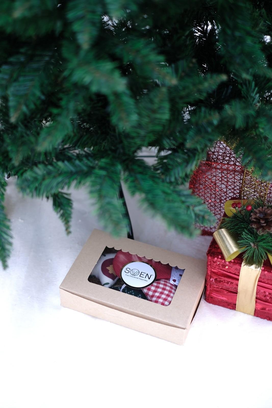 Swen JONAS, Pack of 5 assorted 3D fabric christmas tree hangings by SWEN - Tree ornament