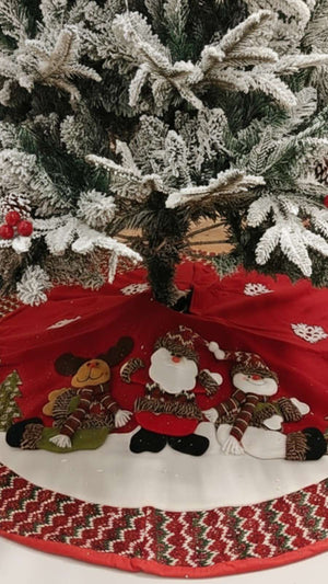 Swen SMITTEN, the enchanting Whimsical Winter Friends Appliquéd Christmas Tree Skirt - Christmas Decor
