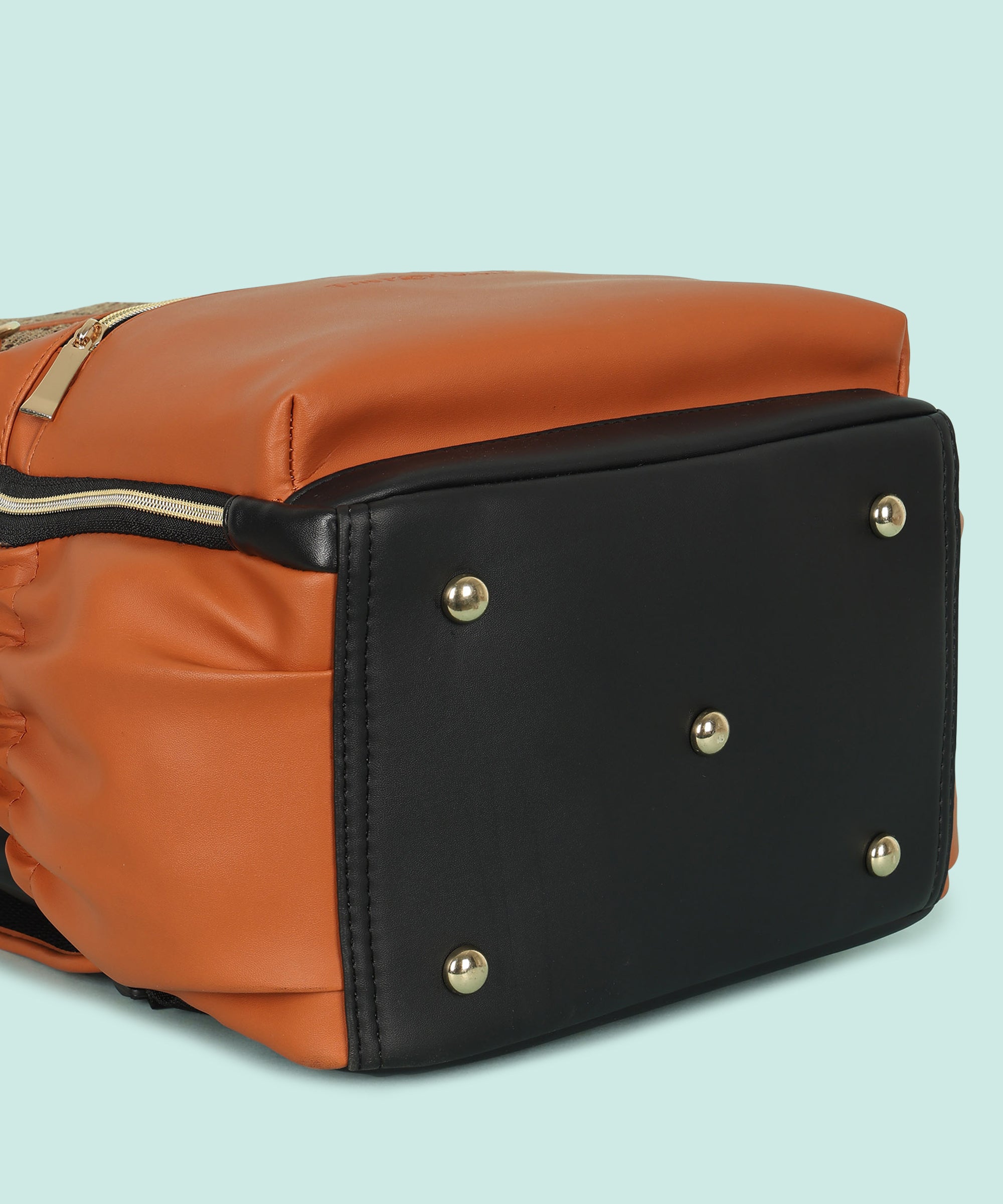 The Mom Store - Diaper Bags - The Limited Edition Diaper Bag for Parents - Hazel Haven - DBG - BP - LETNHZ