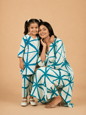 Twinning Set- Aqua Grid Womens and Girls Kurta Set - Twinning Combo