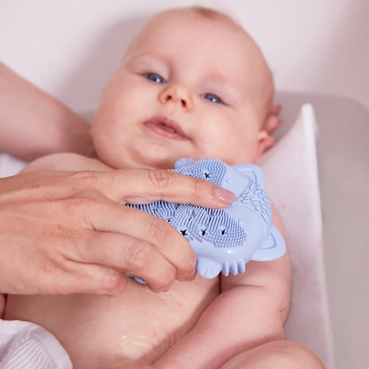 b.box Baby Soft Silicone Bath Brush with Sponge - 700108